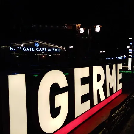 New Gate Hotel 3*