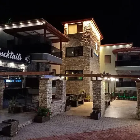 New Gate Hotel 3*